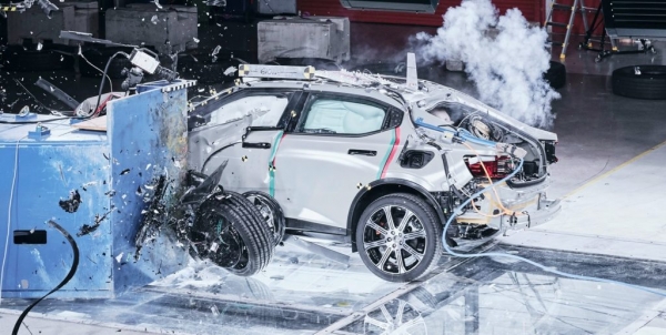 Электрический седан от Volvo оказался почти танком на колесах
Электрический седан от Volvo оказался почти танком на колесах