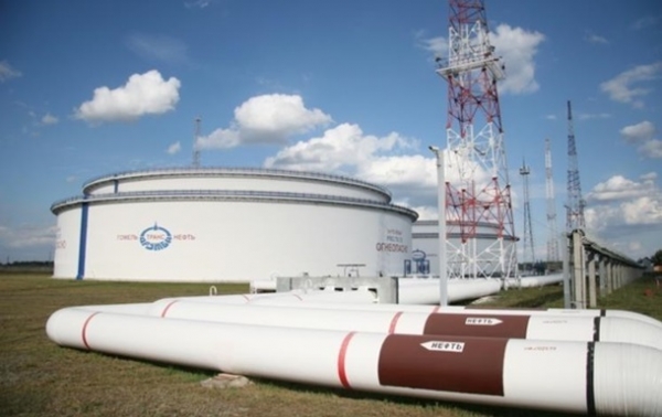 Беларусь впервые начала поставки нефти из США Беларусь впервые начала поставки нефти из США