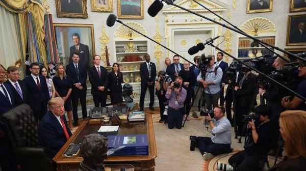 Белый дом без неугодных: Трамп объявил войну ведущим СМИ Белый дом без неугодных: Трамп объявил войну ведущим СМИ