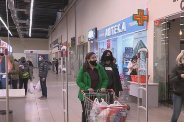 Непривитый - безработный: как пандемия повлияла на рынок труда в Украине