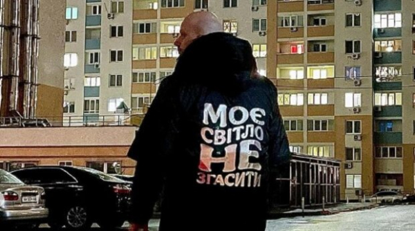 Слава Демин рассказал, как создать уют, и заверил: "Свет не погасить" Слава Демин рассказал, как создать уют, и заверил: "Свет не погасить"