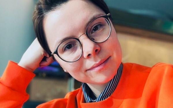 "Не всегда как бабушка", - жена Петросяна Брухунова засветила стройную фигуру