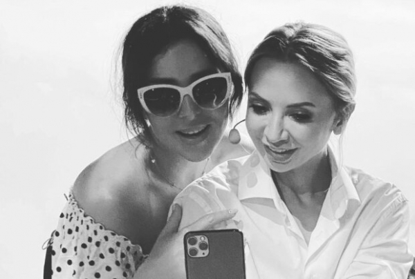Ирина Сопонару сжала в объятиях Злату Огневич, забыв о Елене Кравец: "Я тебя обожаю!" Ирина Сопонару сжала в объятиях Злату Огневич, забыв о Елене Кравец: "Я тебя обожаю!"