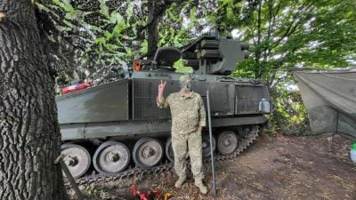Британские комплексы ПВО прикроют небо: ВСУ вооружили дальнобойными ЗРК Stormer
Британские комплексы ПВО прикроют небо: ВСУ вооружили дальнобойными ЗРК Stormer
