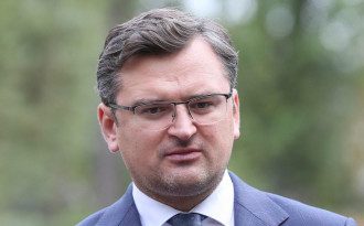 Глава МИД назвал красные линии для Украины в переговорах по Донбассу
Глава МИД назвал красные линии для Украины в переговорах по Донбассу