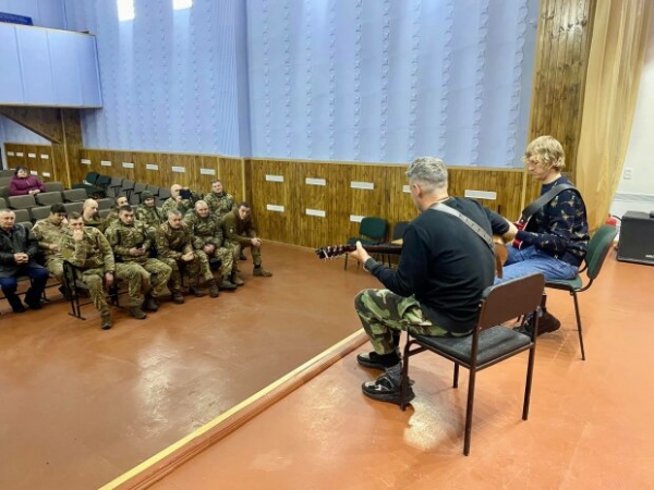 Арсен Мирзоян с друзьями поехал к пограничникам – звезды споют для военных на Востоке Арсен Мирзоян с друзьями поехал к пограничникам – звезды споют для военных на Востоке