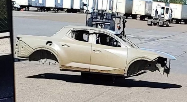 Крутой и необычный: новый внедорожник Hyundai показали в сети
Крутой и необычный: новый внедорожник Hyundai показали в сети
