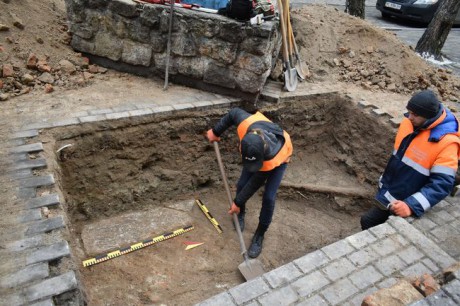 В центре Львова археологи нашли остатки колодца 1844 года