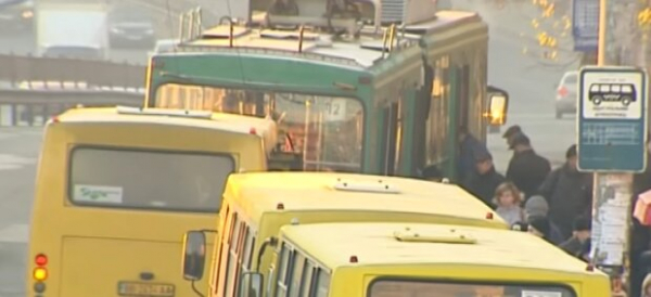 Забудьте о 8 грн в одну сторону: в Киеве дорожает проезд в маршрутках Забудьте о 8 грн в одну сторону: в Киеве дорожает проезд в маршрутках