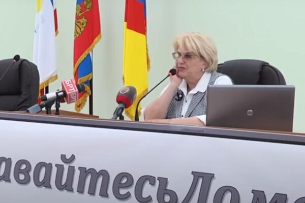 
"Мэр" Алушты попала в скандал из-за пожелания собакам "сдохнуть". Видео
 