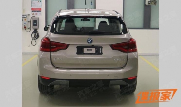 
Китайцы раскрыли новую BMW 5 и электрический BMW X3. Живые фото
 