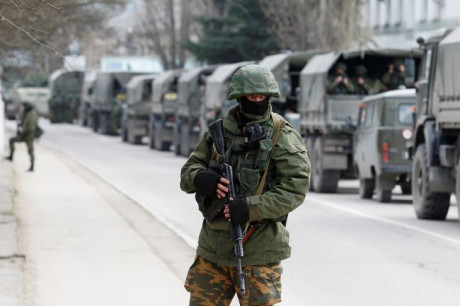 Возле границы Украины находятся почти 90 тысяч российских военных, - Минобороны