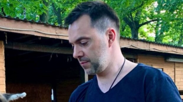 Алексей Арестович рассказал о планах оккупантов на август, и как ВСУ собираются их ломать Алексей Арестович рассказал о планах оккупантов на август, и как ВСУ собираются их ломать