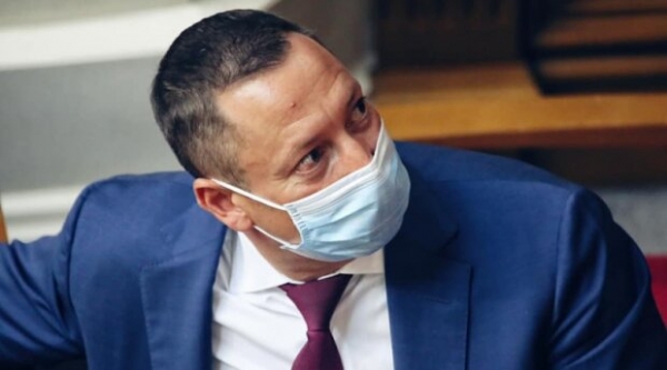 НБУ разрешает: теперь банки должны принимать резанные и порванные банкноты НБУ разрешает: теперь банки должны принимать резанные и порванные банкноты