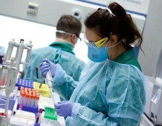 Коронавирус в Украине за минувшие сутки выявили у почти 500 человек, госпитализаций - столько же
Коронавирус в Украине за минувшие сутки выявили у почти 500 человек, госпитализаций - столько же