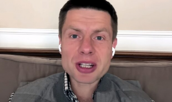 НАБУ разыскивает отца Гончаренко Алексея Костусева: продал Международный аэропорт "Одесса" мошенникам НАБУ разыскивает отца Гончаренко Алексея Костусева: продал Международный аэропорт "Одесса" мошенникам