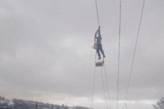 В Славском с застрявшего подъемника сняли туристов
В Славском с застрявшего подъемника сняли туристов