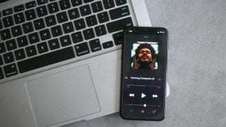 В сервисе Apple Music появилось "пространственное аудио" и Hi-Res звук: как включить
В сервисе Apple Music появилось "пространственное аудио" и Hi-Res звук: как включить
