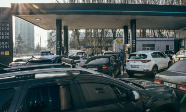 Бензин, свет и газ: какие ценники принесет украинцам 2023 год, главные цифры Бензин, свет и газ: какие ценники принесет украинцам 2023 год, главные цифры
