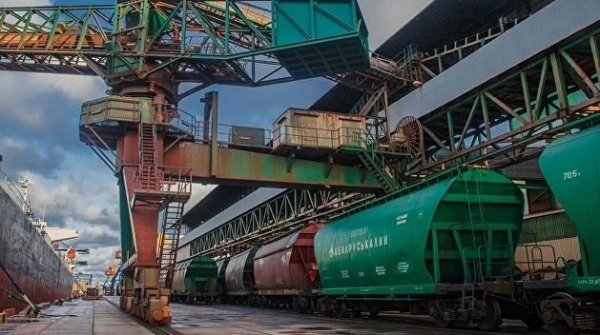 Целились в Минск, попали в Вильнюс. Борьба с Белоруссией снова оборачивается кризисом для Литвы Целились в Минск, попали в Вильнюс. Борьба с Белоруссией снова оборачивается кризисом для Литвы