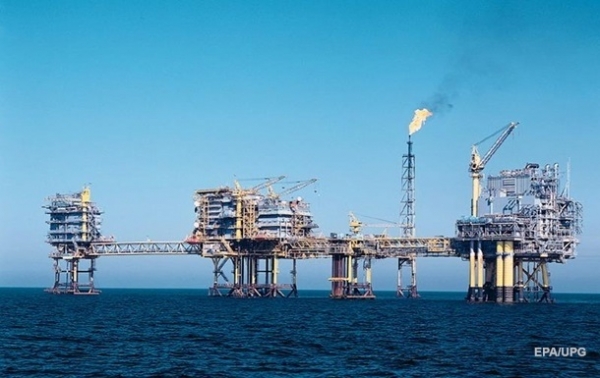 Цена на нефть растет на снижении добычи в США