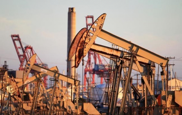 Цены на нефть растут на снижении запасов в США Цены на нефть растут на снижении запасов в США