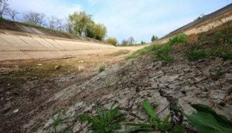 Путинская Россия намерена добывать украинский газ возле Крыма
Путинская Россия намерена добывать украинский газ возле Крыма