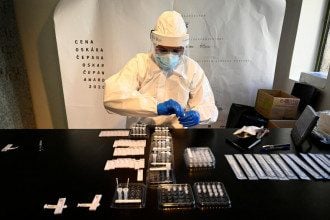 "Где прошелся Дельта, Альфе и Бете уже нечего делать": врач назвал отличия штаммов коронавируса
"Где прошелся Дельта, Альфе и Бете уже нечего делать": врач назвал отличия штаммов коронавируса