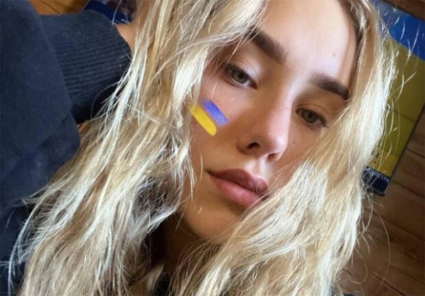 Даша Квиткова показала, что способно развеселить ее во время войны: "Воздушная не только тревога" Даша Квиткова показала, что способно развеселить ее во время войны: "Воздушная не только тревога"