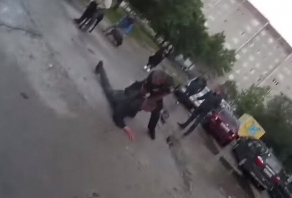На копов спустили собаку и надавали им по голове - перестрелка на украинской дороге