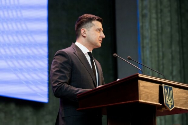 Главные новости за 26 февраля: "вырванное" сердце Зеленского, пенсионный возраст с 55 и 500 евро на руки