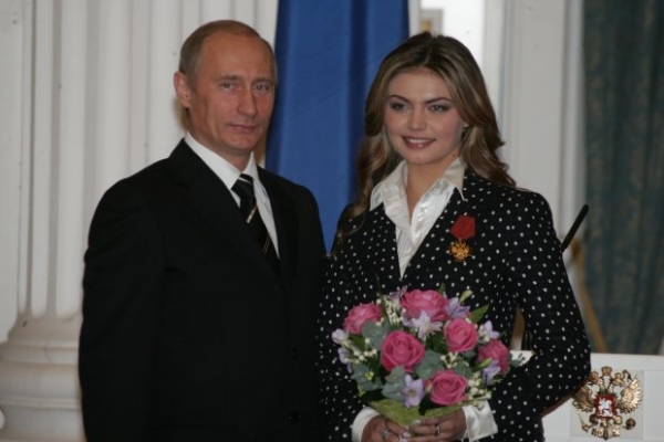 Любовница Путина Кабаева крутила романы с женатыми, поползли слухи о детях