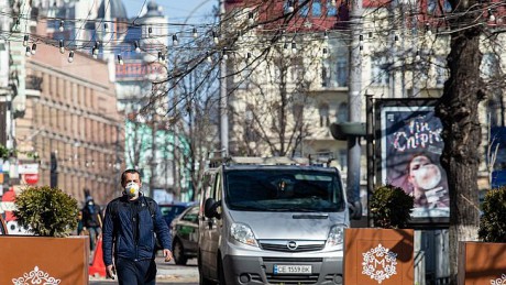 МЗ: Пересекать границу между "красной" и другими зонами возможно исключительно автомобилем МЗ: Пересекать границу между "красной" и другими зонами возможно исключительно автомобилем