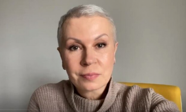 Ведущая Алла Мазур показала детей, которые вынуждены защищаться с оружием: "Сознательно идет под огонь ради всех" Ведущая Алла Мазур показала детей, которые вынуждены защищаться с оружием: "Сознательно идет под огонь ради всех"