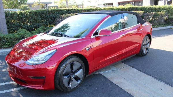 Электромобилю Tesla Model 3 отрезали крышу за $40 000
Электромобилю Tesla Model 3 отрезали крышу за $40 000