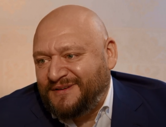 "Чмо с педер*стическими наклонностями": Добкин влип в скандал в прямом эфире
"Чмо с педер*стическими наклонностями": Добкин влип в скандал в прямом эфире