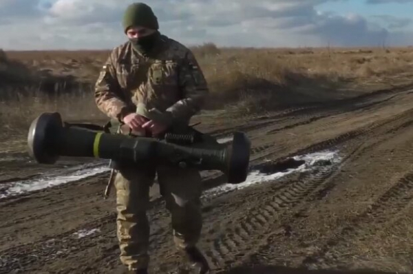 "Зажигательное" видео учений воинов ВСУ с Javelin, чтобы вражеские танки готовились к беде: не останется и следа "Зажигательное" видео учений воинов ВСУ с Javelin, чтобы вражеские танки готовились к беде: не останется и следа
