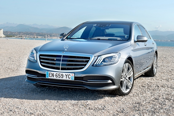 Новый флагман Mercedes-Benz покажут осенью
Новый флагман Mercedes-Benz покажут осенью