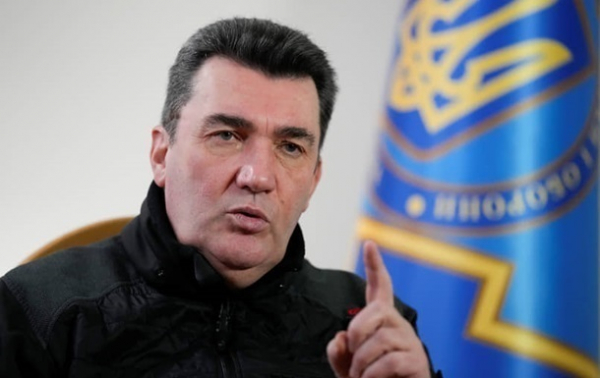 Данилов объяснил, почему Россия получает оружие быстрее Украины Данилов объяснил, почему Россия получает оружие быстрее Украины