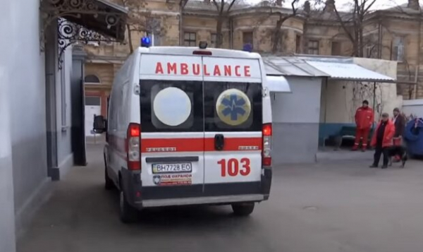 Получил ожоги головы, шеи и рук: у покупателя "Авроры" в руках взорвалась зажигалка Получил ожоги головы, шеи и рук: у покупателя "Авроры" в руках взорвалась зажигалка