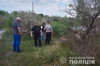 Мужчина зверски убил собственного отца и выбросил его тело в реку
Мужчина зверски убил собственного отца и выбросил его тело в реку