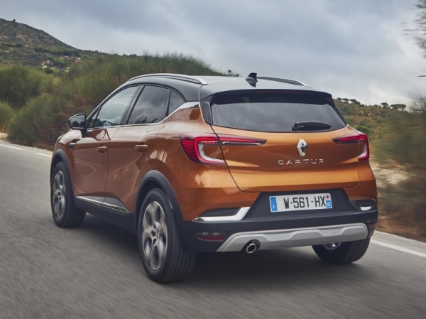 Новый бюджетный кроссовер Renault показали на фото
Новый бюджетный кроссовер Renault показали на фото