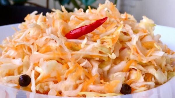 Как заквасить вкусную капусту в банке за три дня: простой рецепт, от которого за уши не оттащишь Как заквасить вкусную капусту в банке за три дня: простой рецепт, от которого за уши не оттащишь