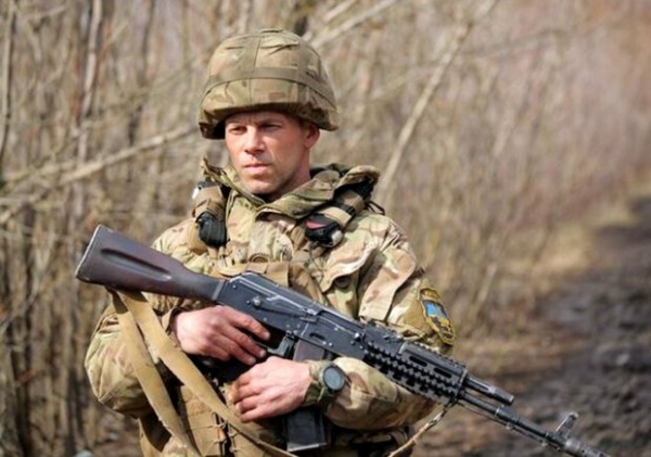Украинский военный оставил 4 дочерей и 3 внуков дома, а сам уехал на фронт: "Дедушка у нас самый лучший" Украинский военный оставил 4 дочерей и 3 внуков дома, а сам уехал на фронт: "Дедушка у нас самый лучший"