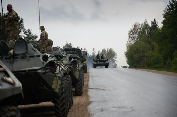 Сбросили на голову – оккупанты начали по-новому атаковать и выводить из строя защитников Донбасса Сбросили на голову – оккупанты начали по-новому атаковать и выводить из строя защитников Донбасса