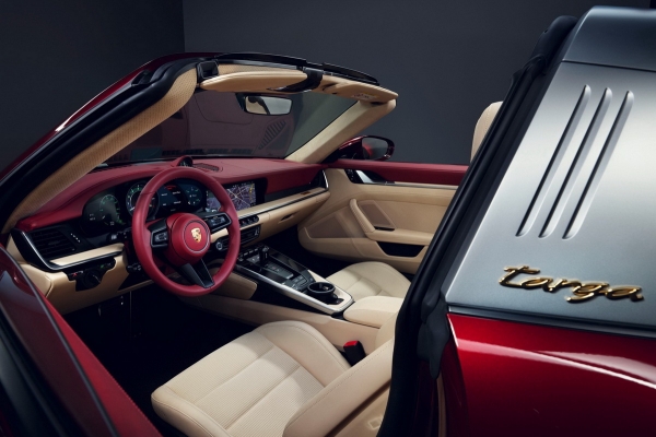 Вишенка на торте: Porsche выпустил ретро-версию 911 Targa 4S
Вишенка на торте: Porsche выпустил ретро-версию 911 Targa 4S