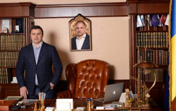 Жена и теща скандального Микитася хотят отобрать у инвесторов «УкрБуда» 200 млн, – СМИ Жена и теща скандального Микитася хотят отобрать у инвесторов «УкрБуда» 200 млн, – СМИ