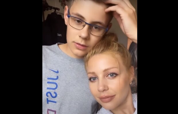 13-летний Вениамин порадовал примчавшую в Британию Тину Кароль языком: на радость Елизавете II
