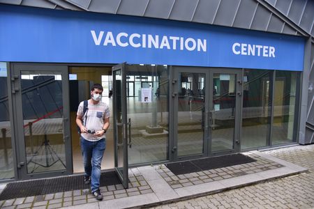 Во Львове развернули масштабную вакцинацию работников ИТ-компаний
