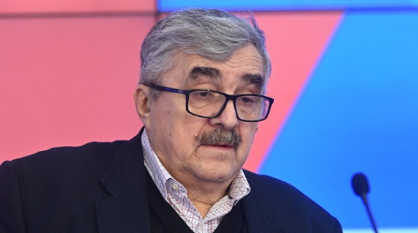 «Дешевая рабочая сила у нас и так есть» - политолог Жарихин о будущих отношениях Москвы и Киева «Дешевая рабочая сила у нас и так есть» - политолог Жарихин о будущих отношениях Москвы и Киева